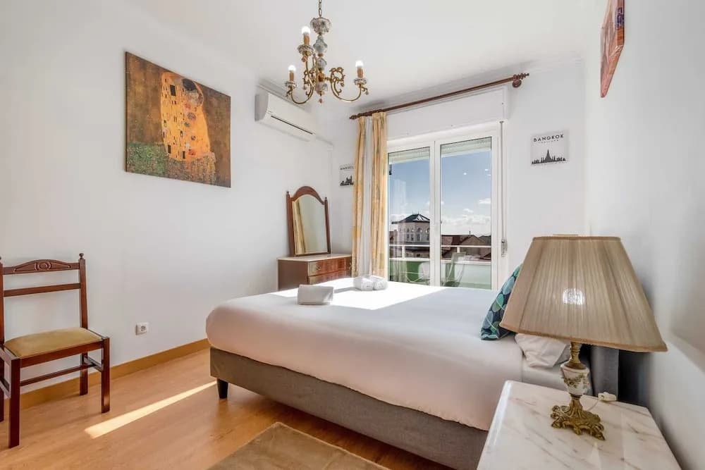 Guestready - Bright 2BR Apartment in the Heart of Graça - photo 3