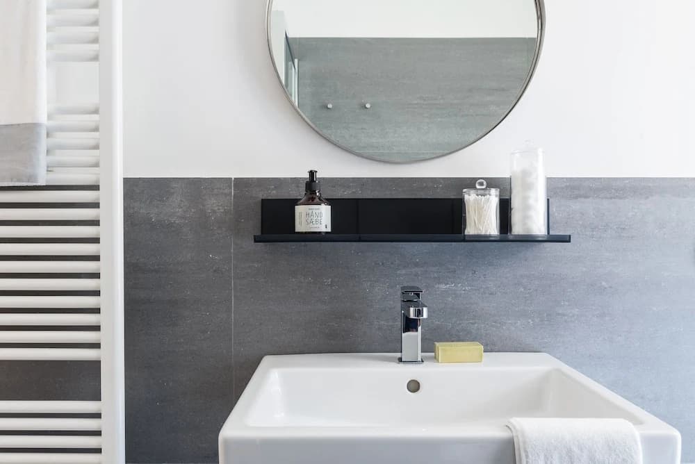JOIVY Stylish 1-Bedroom Flat - photo 8