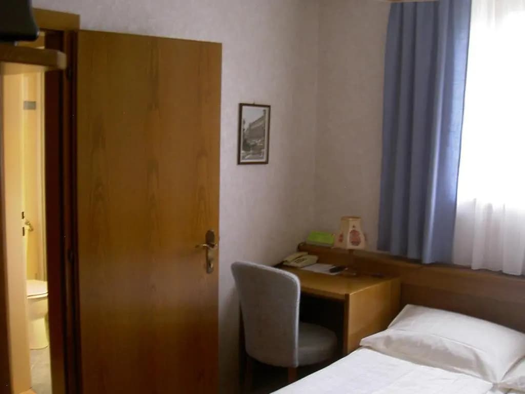 Strebersdorferhof - Essen Schlafen Leben - photo 2