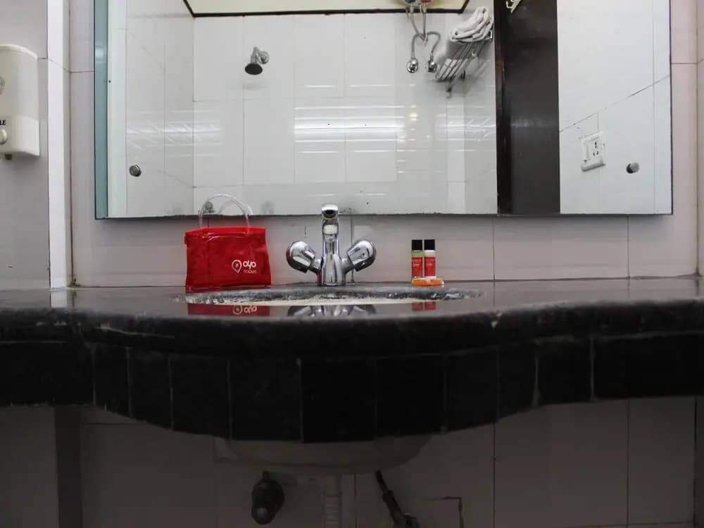 Oyo 2373 Hotel D Inn - photo 8