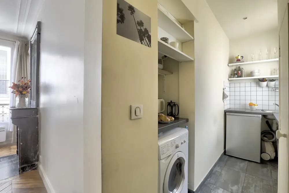 Classy and Cosy 1-bedroom Ensuite, 2min Walk From Cadet Metro - photo 11