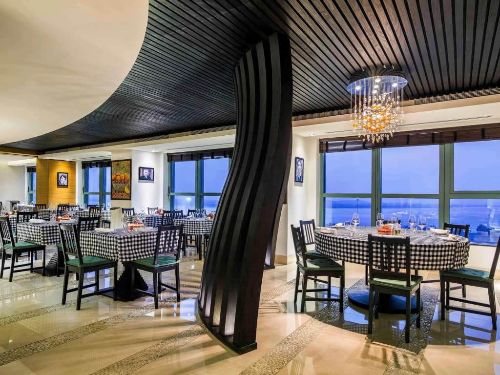 Sofitel Abu Dhabi Corniche Hotel - photo 18