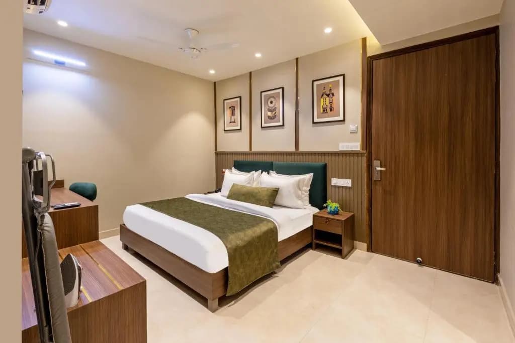 Saltstayz Premier - Paschim Vihar - photo 17