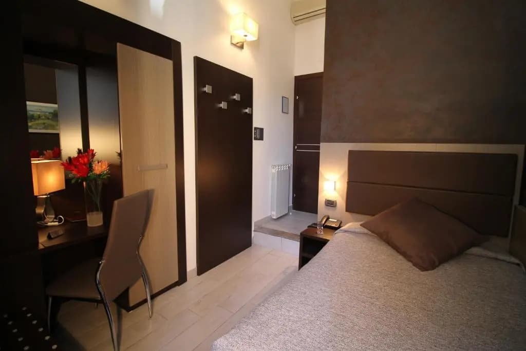 Hotel Charter - photo 2