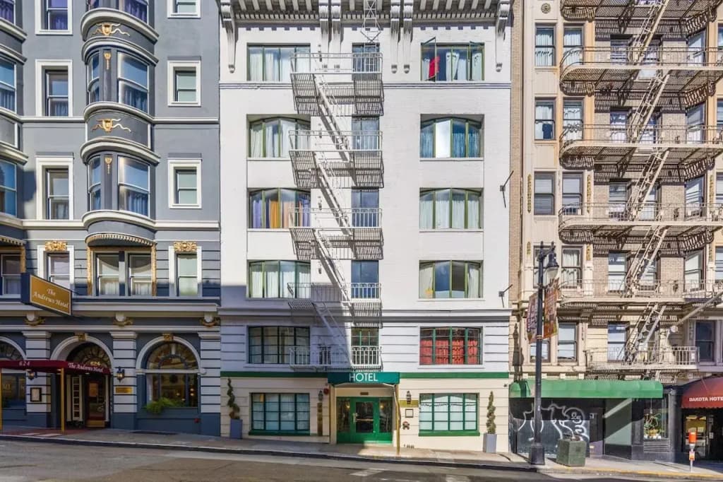 Fitzgerald Hotel - photo 1