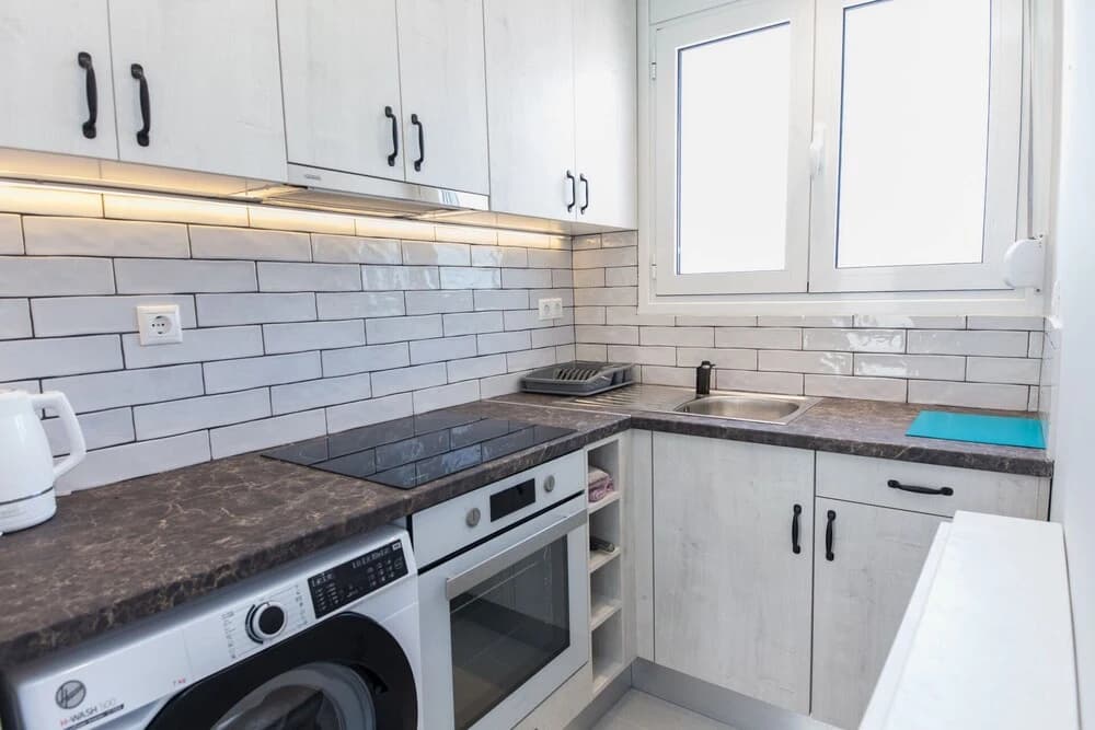 Modern Equipped Studio w View in Kipseli - photo 17