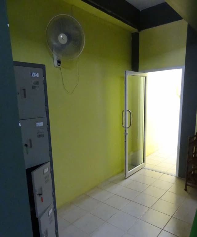 Hugs Guesthouse - photo 10