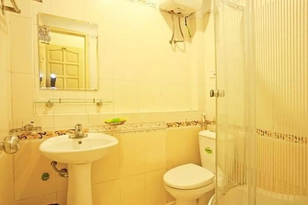 Camel City Hotel - photo 10