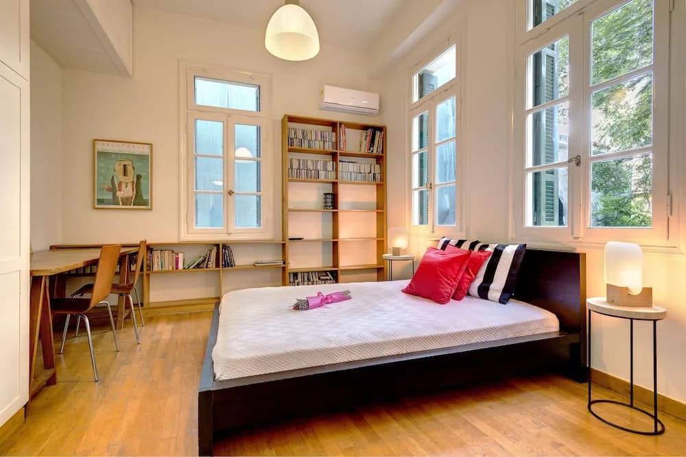 Artistic neoclassical residence - photo 5