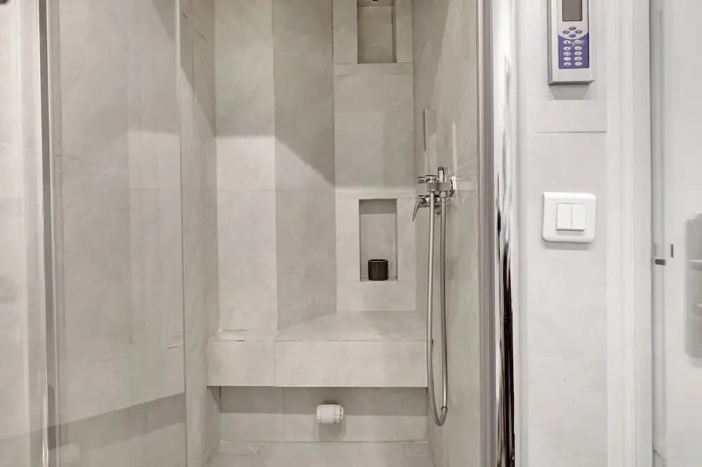 Stylish 2BR Near Faubourg Saint-Honoré - photo 10