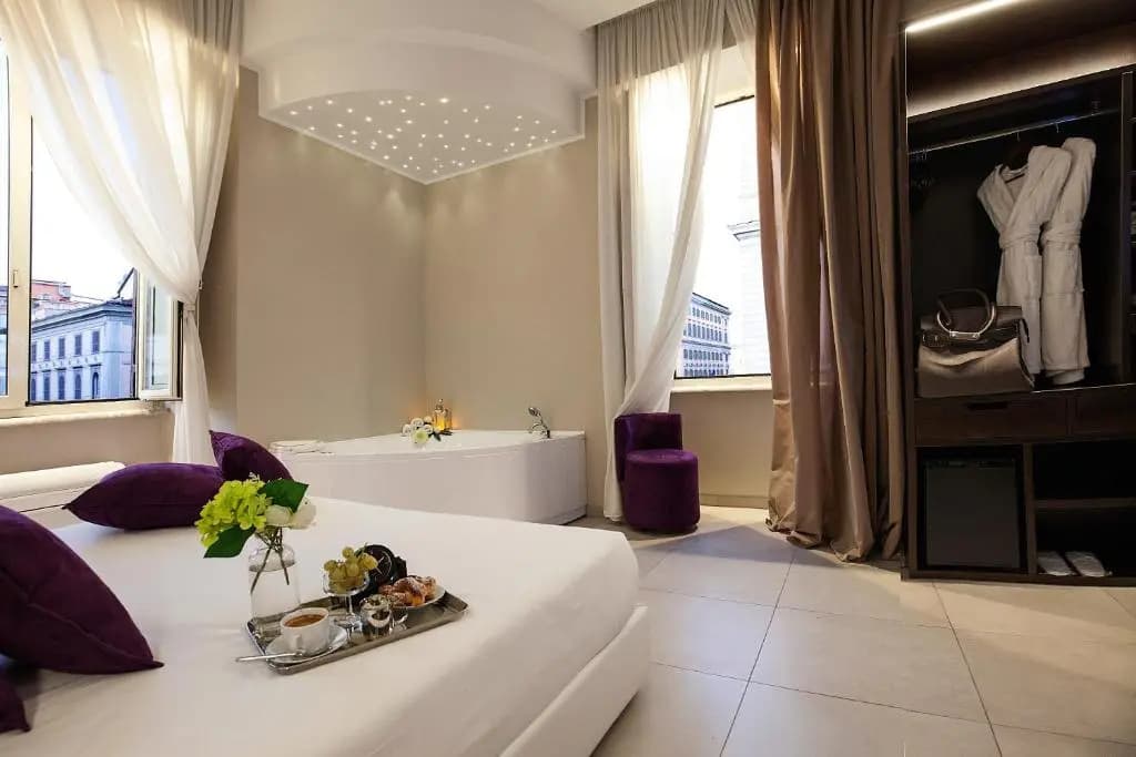 Roman Holidays Boutique - photo 3