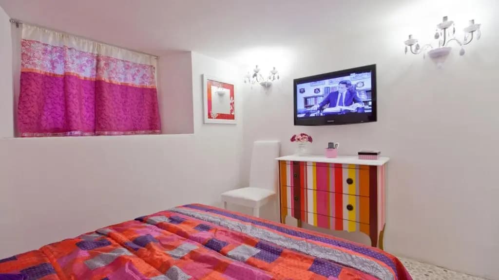 Rental In Rome Colour Colosseum Loft - main photo