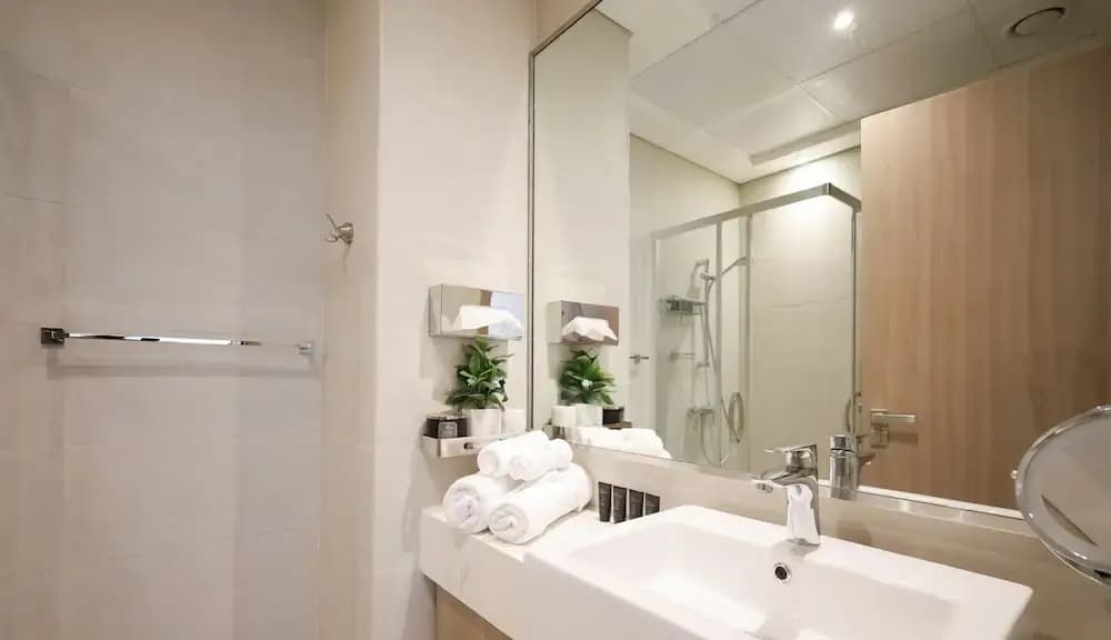 Exquisite Living in Riviera One Bedroom - photo 26