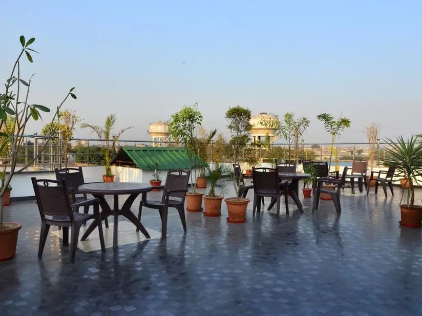 Hotel Srivinayak - photo 16