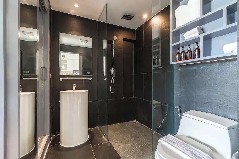 1BR Suite with Rooftop Pool C223 - photo 6