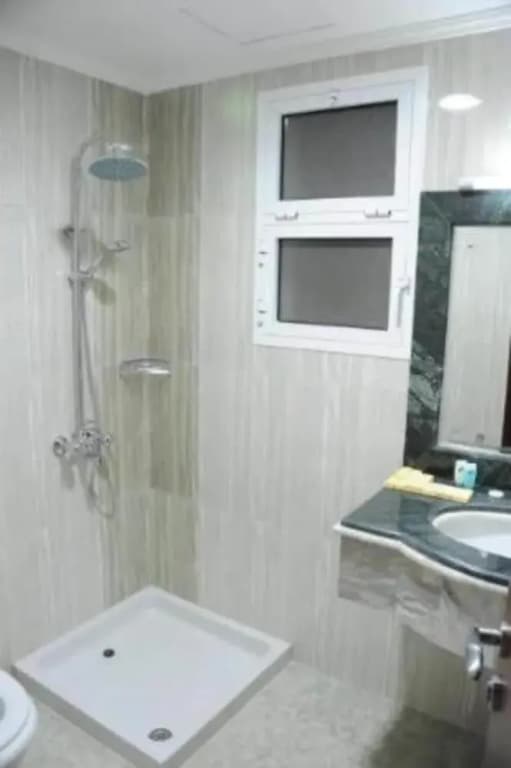 OYO 136 Pioneer Hotel Apartments - photo 9