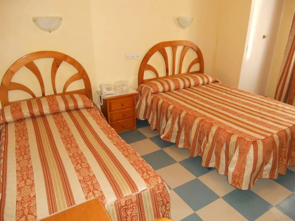 Hostal La Perla Asturiana - photo 4