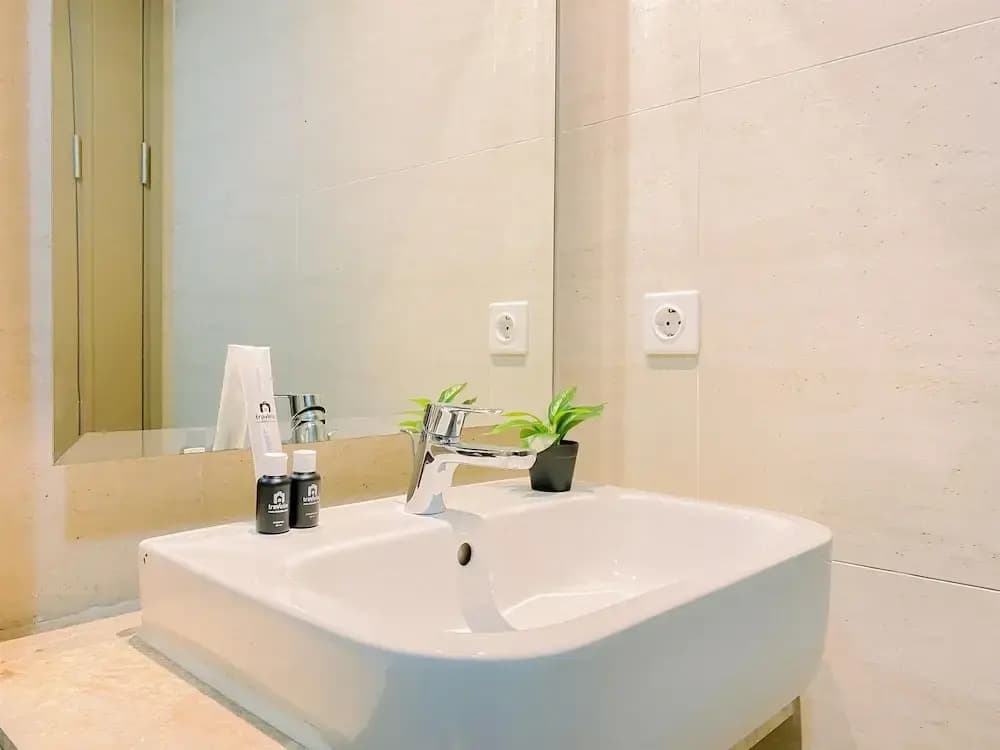 Good Place And Strategic Studio Gold Coast Apartment Pik - photo 5