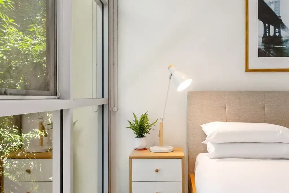 Charming Modern Apartment With City Views - photo 5