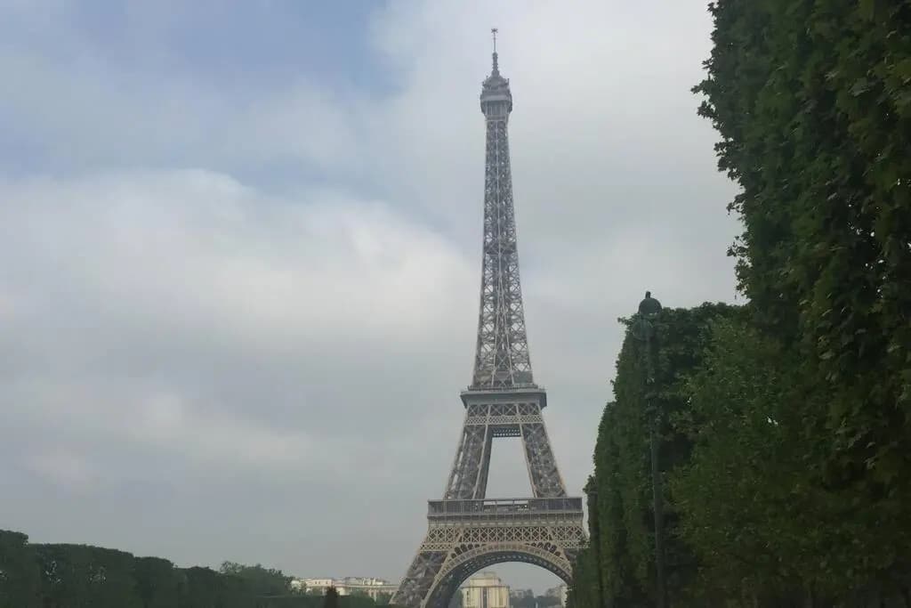 Loft de 2 chambres 5 minutes de la Tour Eiffel - photo 1