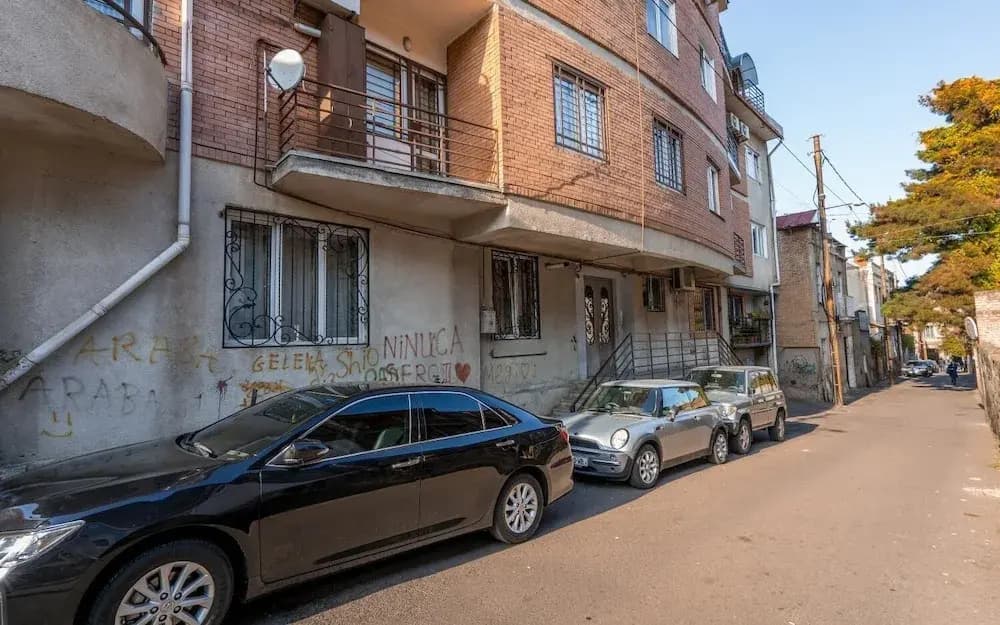 Vivid Vera Apartments - main photo