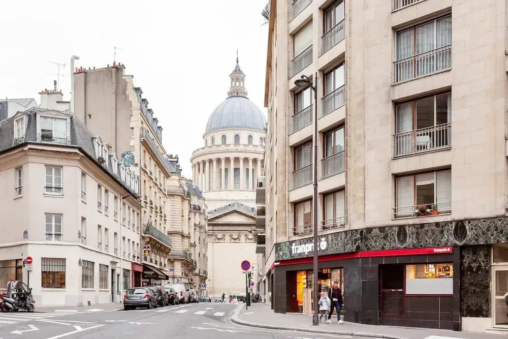 Spacious Apartment in Quartier Latin - photo 1