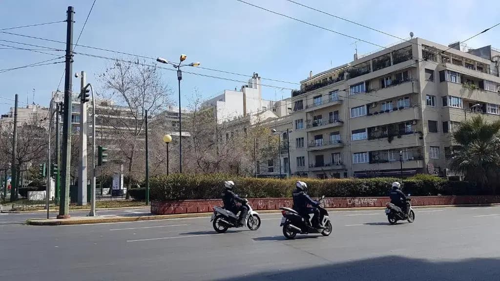 Petrol Apartment- Athens Center, 4 BD, 1 BATH - photo 10