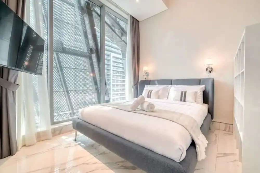 Stunning J-One Tower Studio - photo 13
