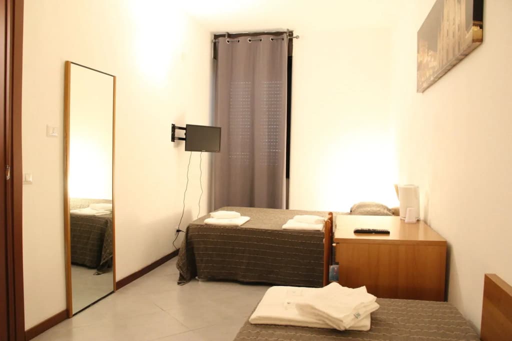 Guest House Brianza Room - photo 14