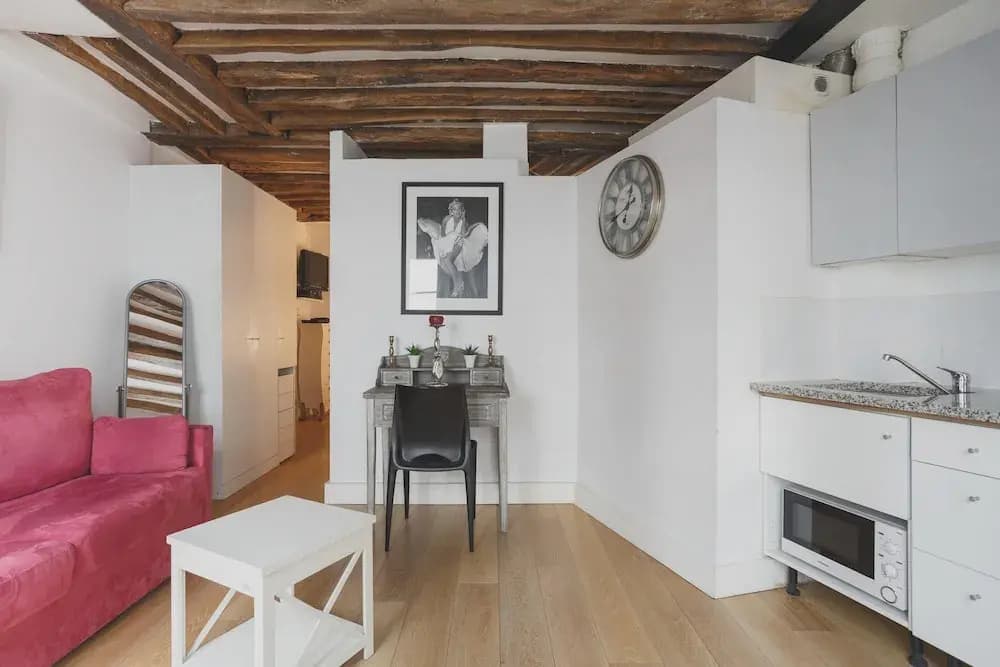 Apartment with One Bedroom in Paris, with Wifi - photo 17