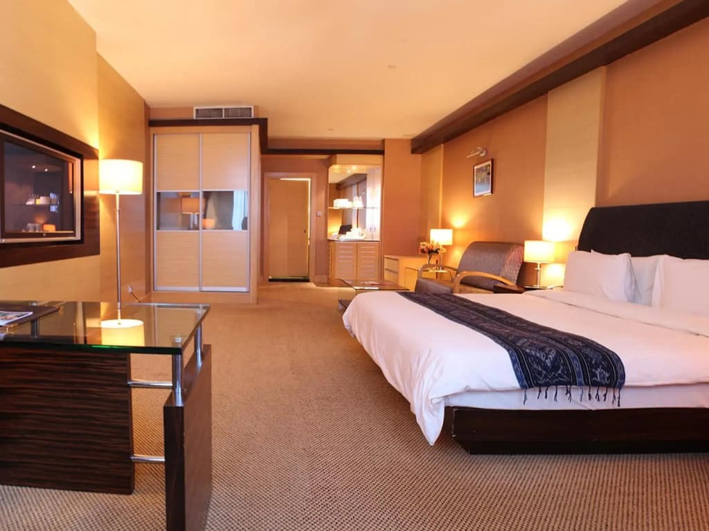 Imperial Hotel - photo 4
