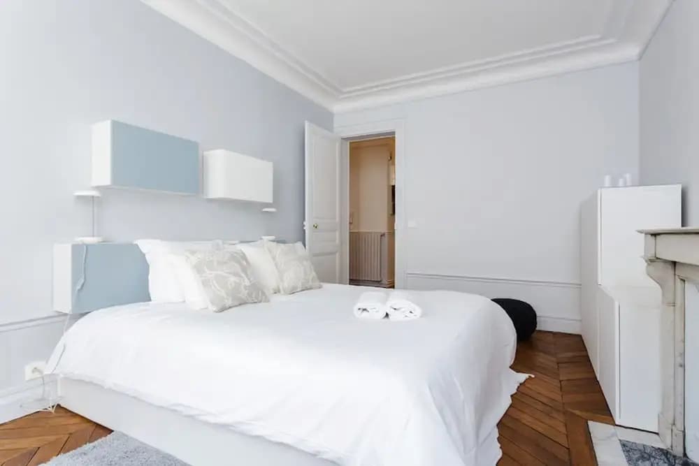 River Seine - Notre Dame Apartment - photo 4