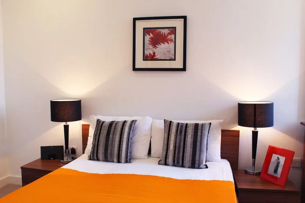 Tower Bridge City Apartments - photo 1
