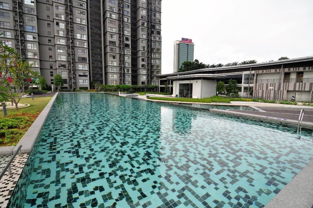 Hyve Soho w Netflix Cyberjaya by IdealHub - photo 1