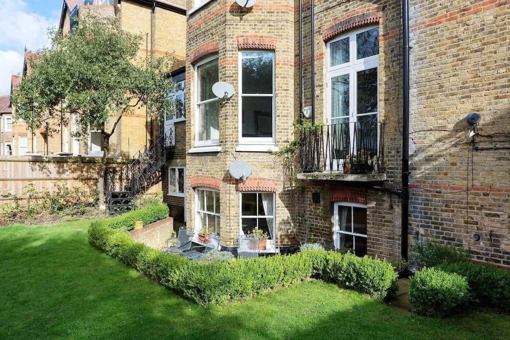 Veeve - Traditional Wimbledon Village - main photo