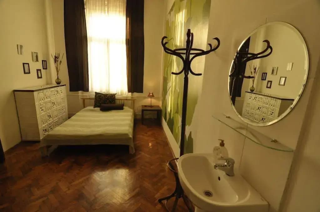 Nightingale Ensuite Hostel - photo 9