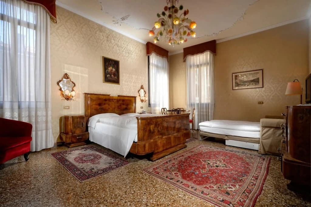 Hotel Flora - photo 44