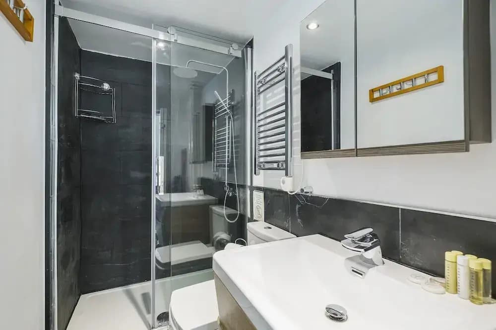 My Serviced Space - Bridges Court Road - photo 8