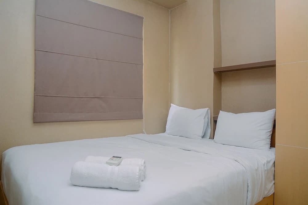 Furnished Green Pramuka City 2BR Apartment near Mall - photo 2