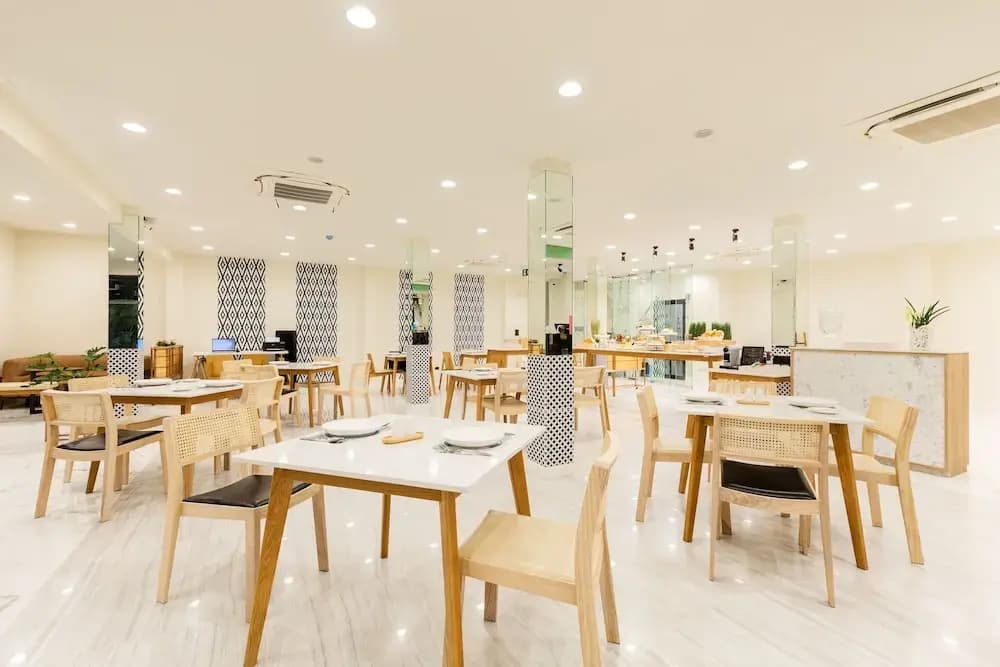 Ozone Hotel Bangkok - photo 10