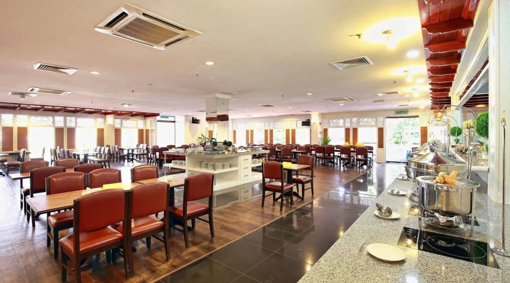 The Putra Regency Hotel - photo 18