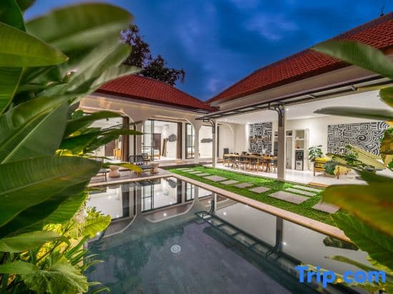 Alisa 4 villa - Amazing Jungle View,Huge Pool, 4BDR villa - photo 1