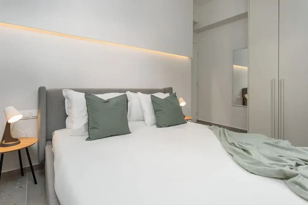Penelope's Charming 2-BR Apt in Athens - photo 3