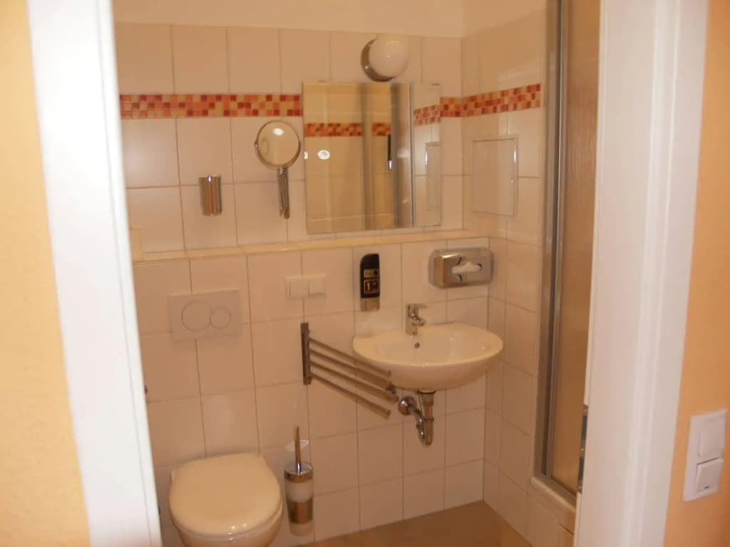 HappyGoLucky Hotel & Hostel - photo 7