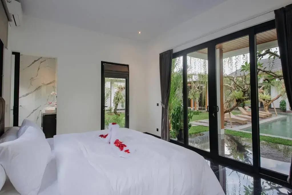 BRAND NEW Luxurious 5 Bedroom Villa with Exotic View - main photo