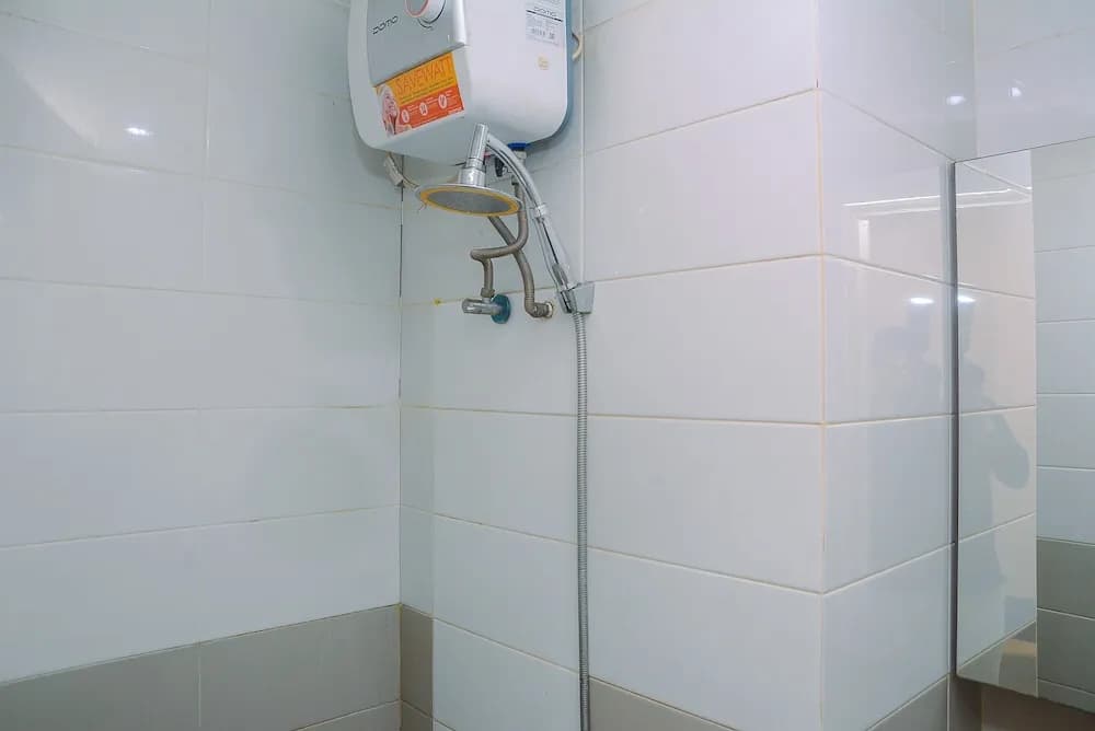 Furnished Green Pramuka City 2BR Apartment near Mall - photo 7