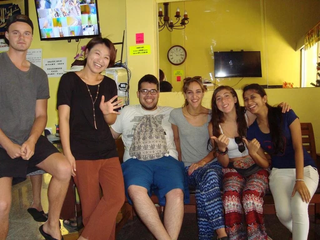 Home Hug Hostel - Adults - photo 15