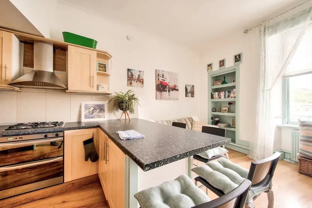 Cosy 2BR Home, 5 Minutes From Edinburgh Waverley! - photo 16