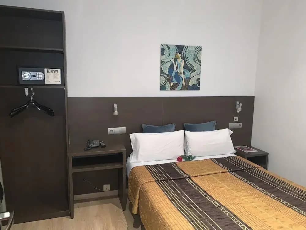 Ciudad Condal Hostal - photo 3