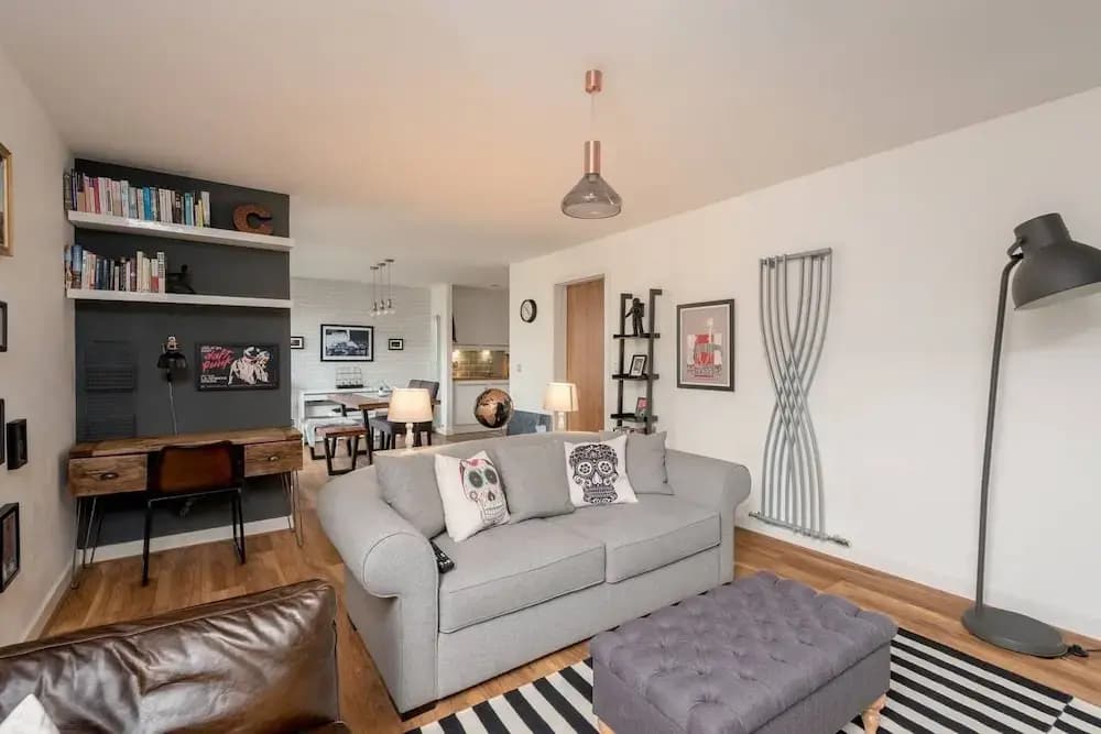 Ultra Stylish 2 Bed/2 Bath with Balcony & Parking - photo 11
